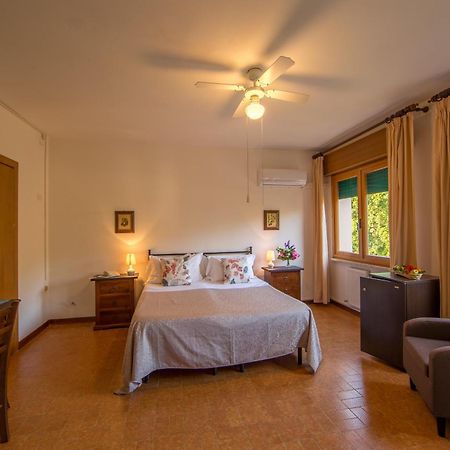 פורטופראיו Hotel La Feluca מראה חיצוני תמונה