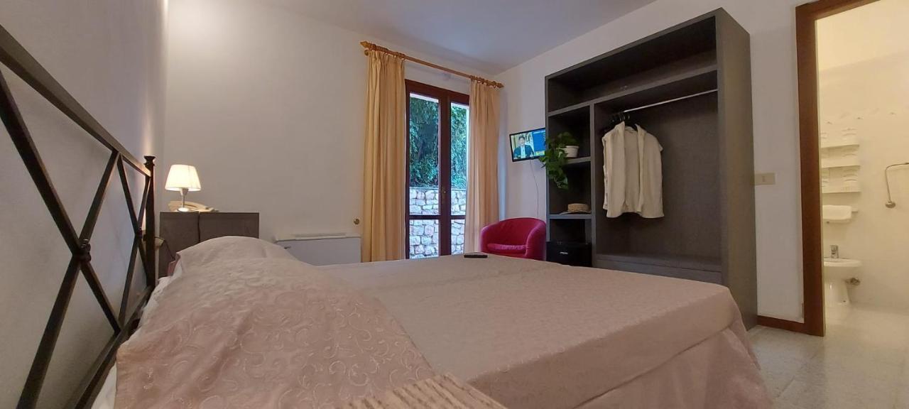 פורטופראיו Hotel La Feluca מראה חיצוני תמונה