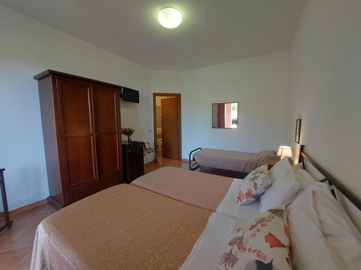 פורטופראיו Hotel La Feluca מראה חיצוני תמונה