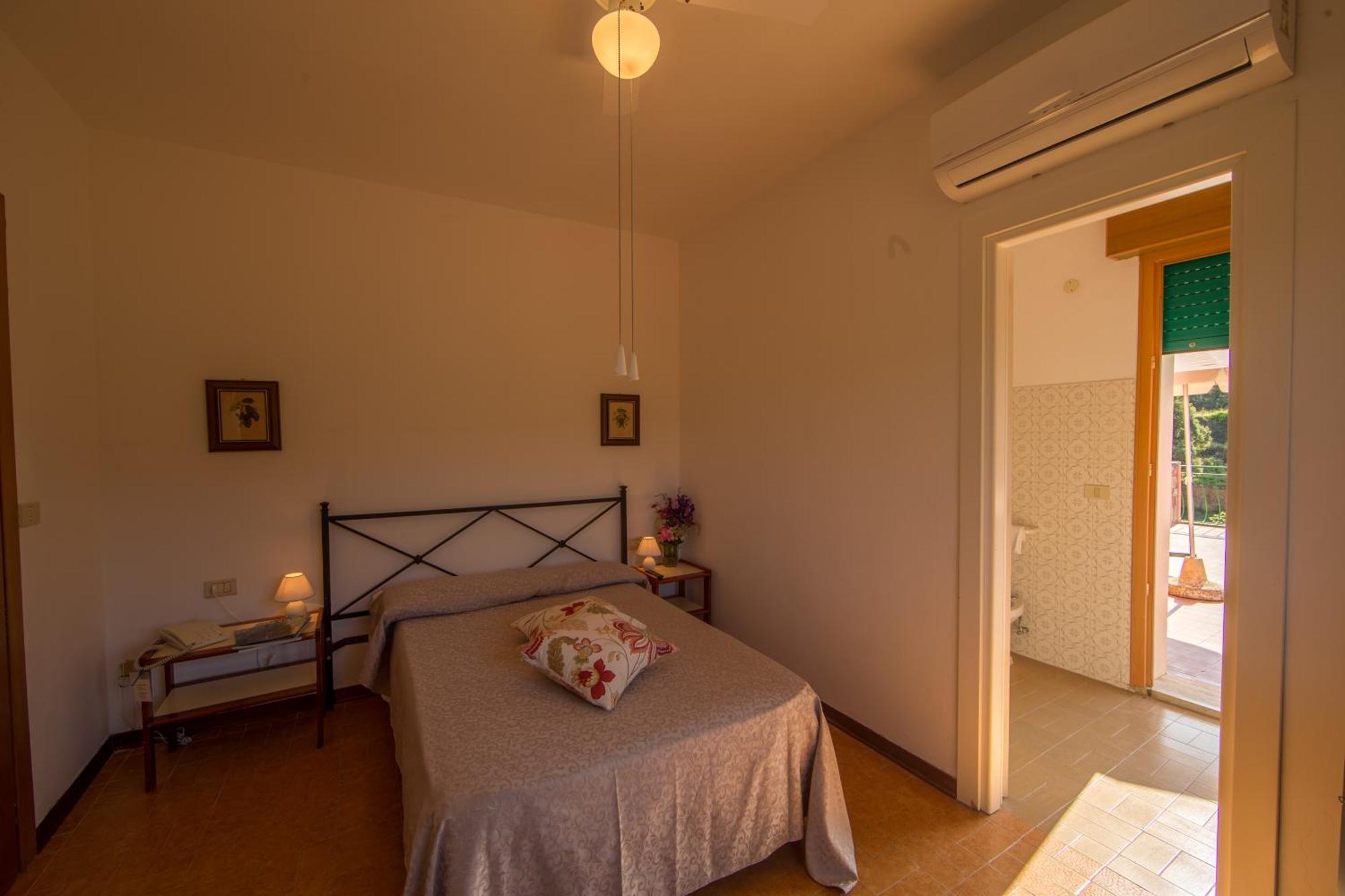 פורטופראיו Hotel La Feluca מראה חיצוני תמונה