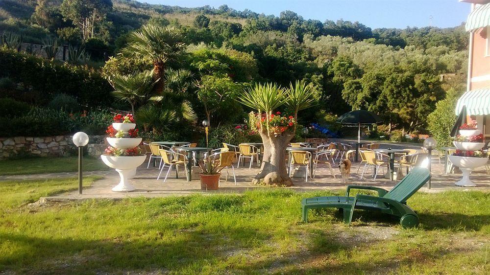 פורטופראיו Hotel La Feluca מראה חיצוני תמונה