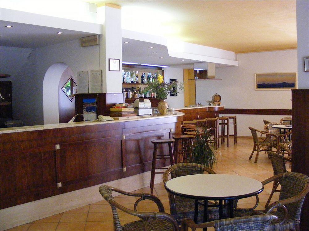 פורטופראיו Hotel La Feluca מראה חיצוני תמונה