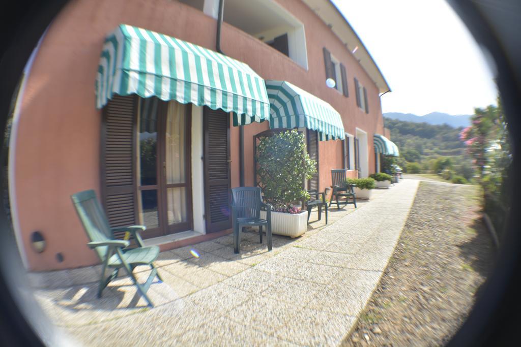פורטופראיו Hotel La Feluca מראה חיצוני תמונה